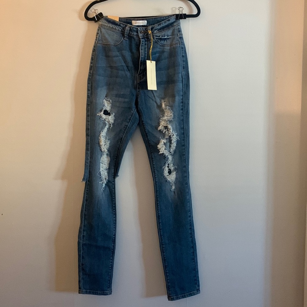 NWT- Very Cool Destructed Jeans